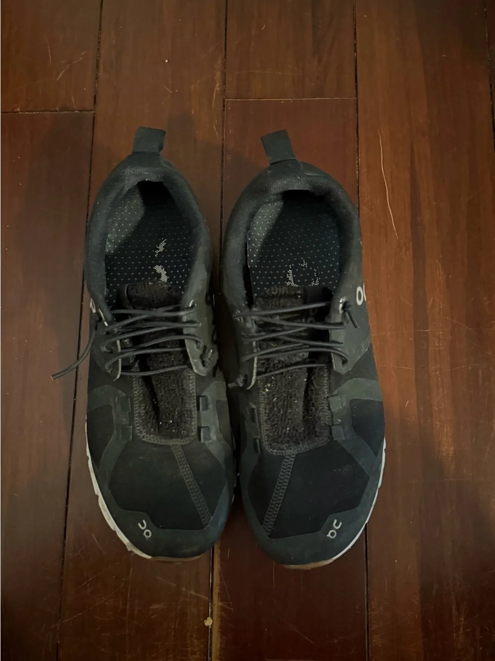 On Running Cloud womens Running Shoes - Black
